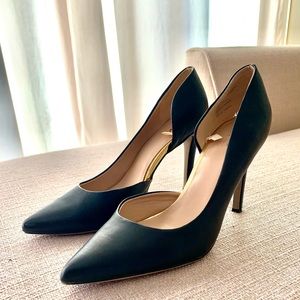 Mossimo black and gold heals